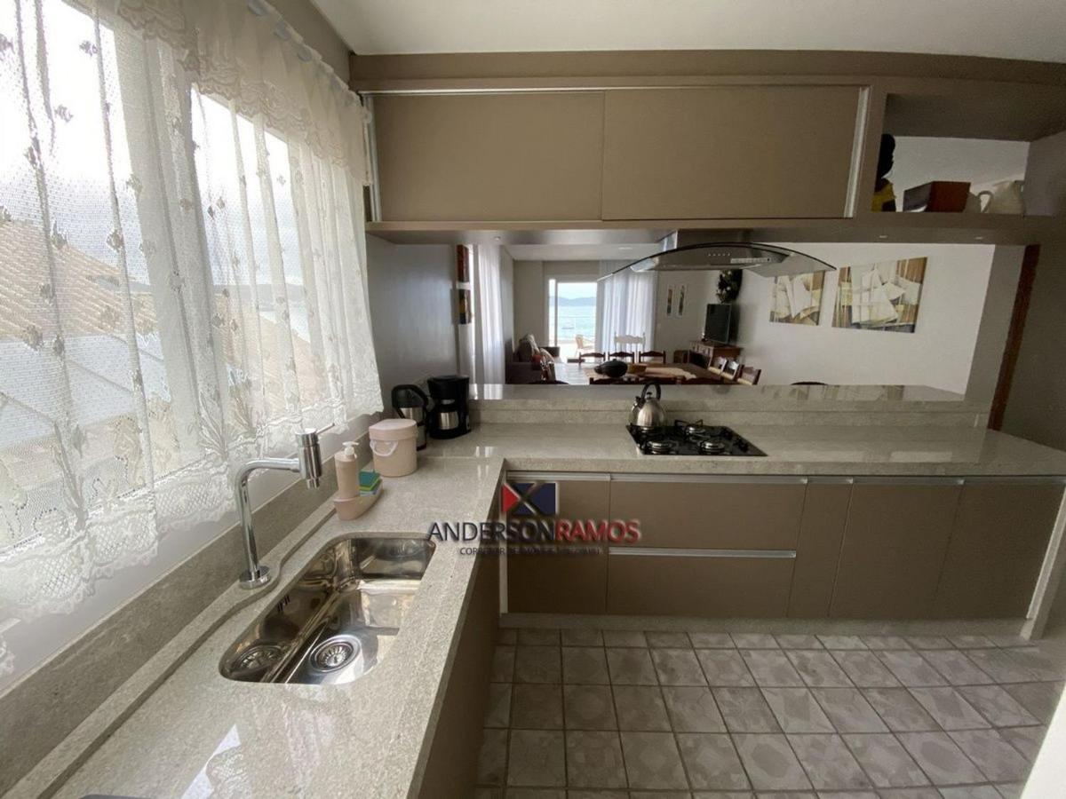 1083 - Apartamento com vista para o mar em Bombinhas Exterior foto